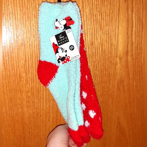 2 PK of Mickey & Minnie Mouse Fuzzy Socks NWT - Picture 11 of 16
